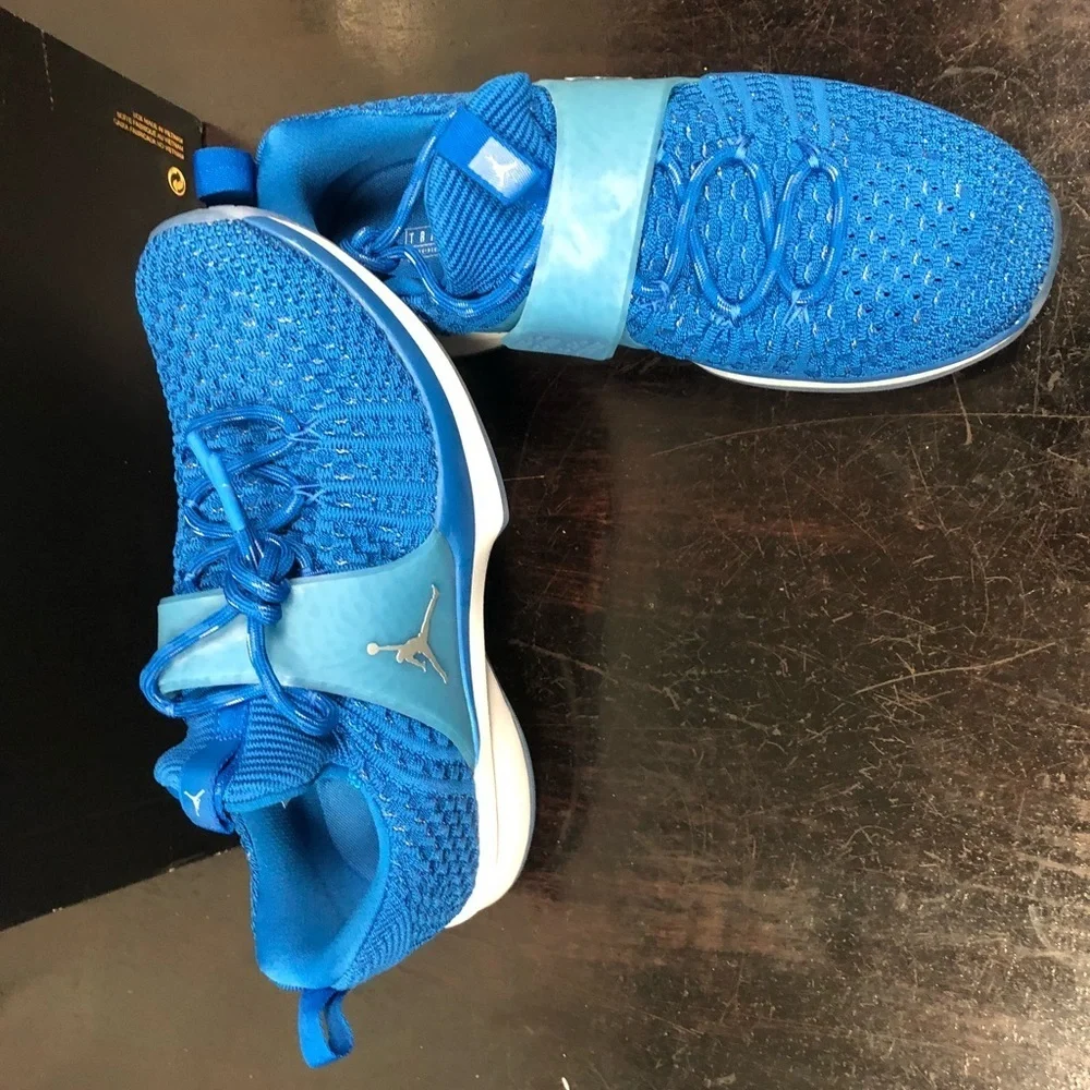 Sz 9 Jordan Trainer 2 Flyknit in the 